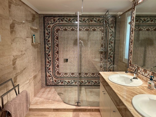2 Bedrooms Apartment in Elviria