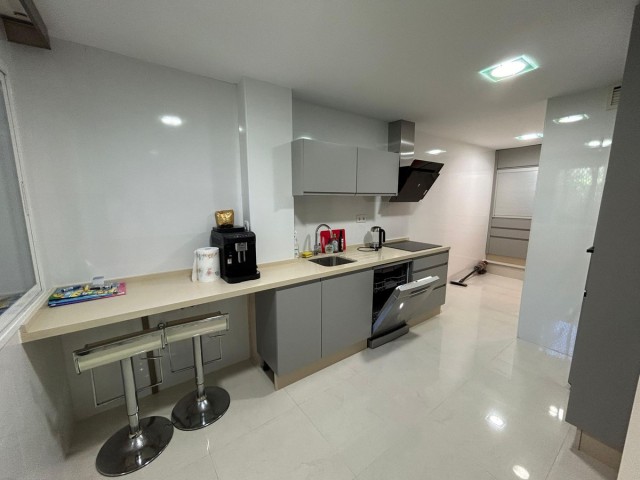 2 Bedrooms Apartment in Elviria