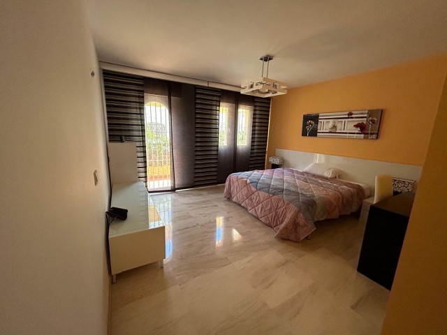 2 Bedrooms Apartment in Elviria