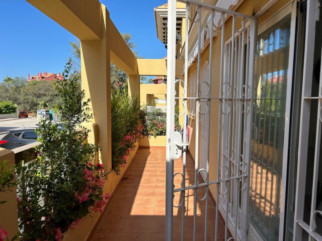 2 Bedrooms Apartment in Elviria