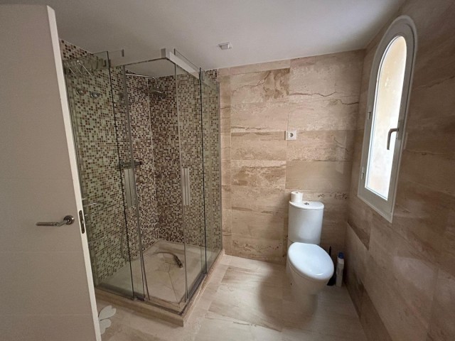 2 Bedrooms Apartment in Elviria