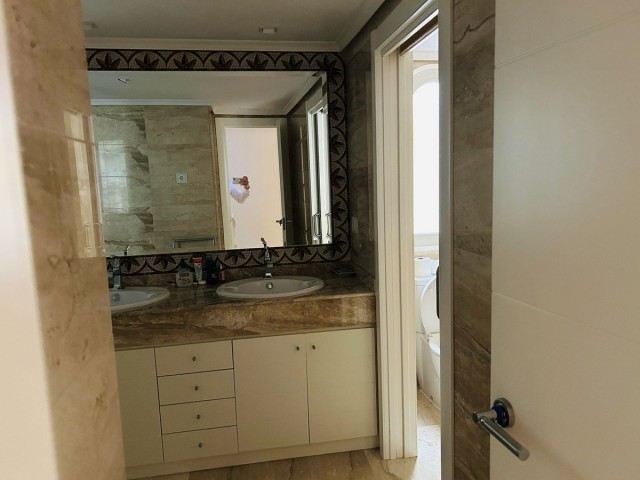 2 Bedrooms Apartment in Elviria