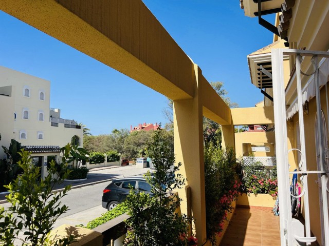 2 Bedrooms Apartment in Elviria