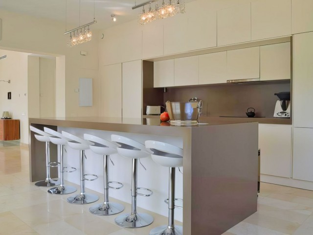 3 Bedrooms Villa in Guadalmina Baja