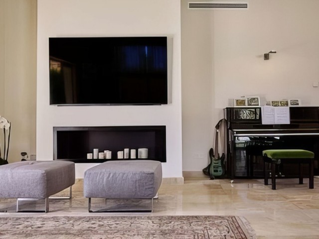 3 Bedrooms Villa in Guadalmina Baja