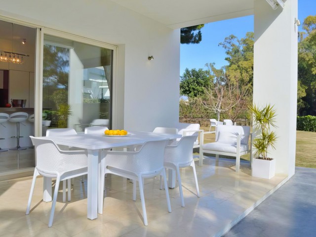 3 Bedrooms Villa in Guadalmina Baja