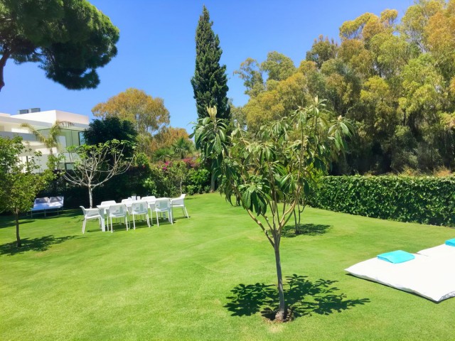 3 Bedrooms Villa in Guadalmina Baja
