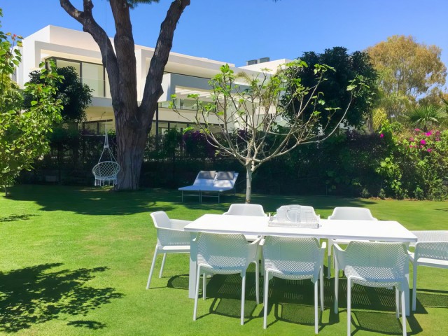 3 Bedrooms Villa in Guadalmina Baja