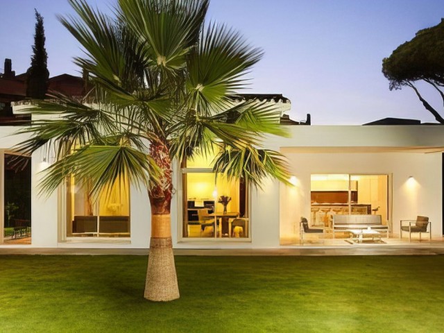 3 Bedrooms Villa in Guadalmina Baja