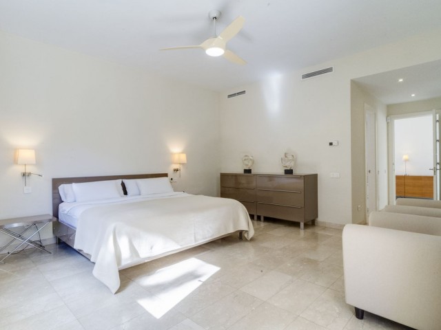 3 Bedrooms Villa in Guadalmina Baja