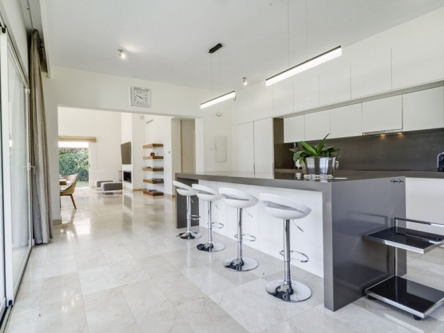 3 Bedrooms Villa in Guadalmina Baja