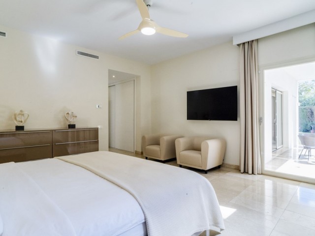 3 Bedrooms Villa in Guadalmina Baja