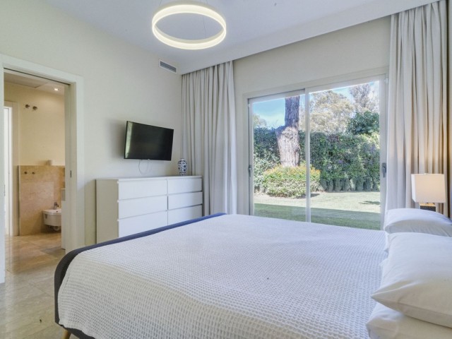 3 Bedrooms Villa in Guadalmina Baja