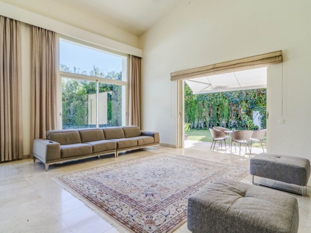 3 Bedrooms Villa in Guadalmina Baja