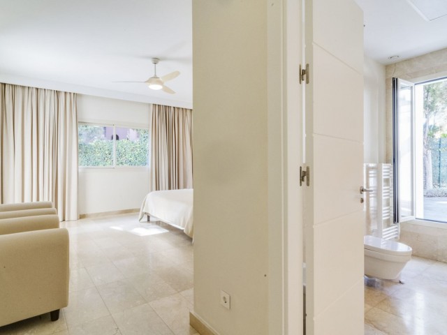 3 Bedrooms Villa in Guadalmina Baja