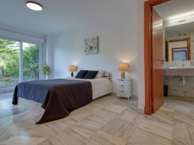 4 Bedrooms Villa in Benahavís