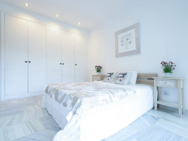 4 Bedrooms Villa in Benahavís