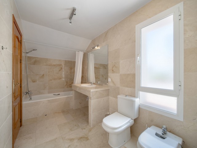 3 Bedrooms Apartment in Nueva Andalucía