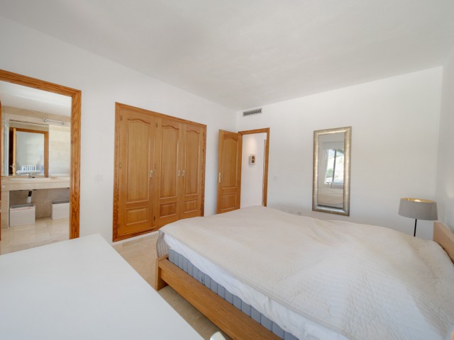 3 Bedrooms Apartment in Nueva Andalucía