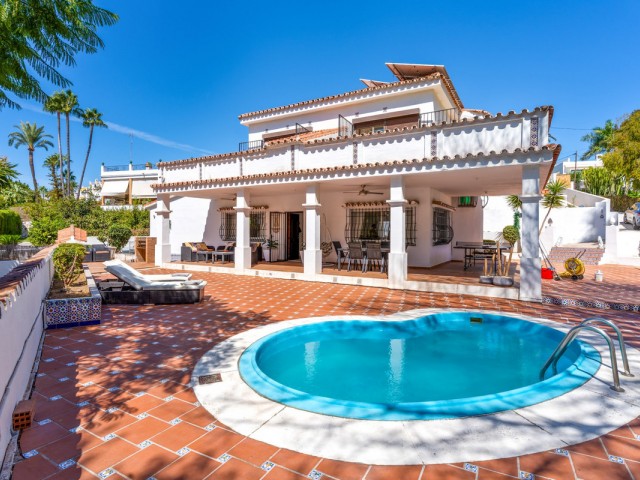 5 Soveroms Villa i Nueva Andalucía