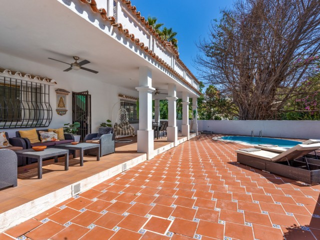 5 Soveroms Villa i Nueva Andalucía