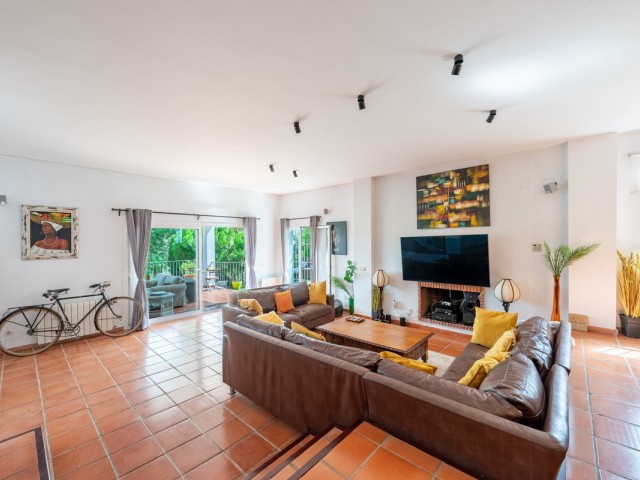 5 Bedrooms Villa in Sotogrande Alto