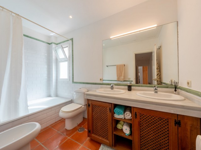 5 Bedrooms Villa in Sotogrande Alto