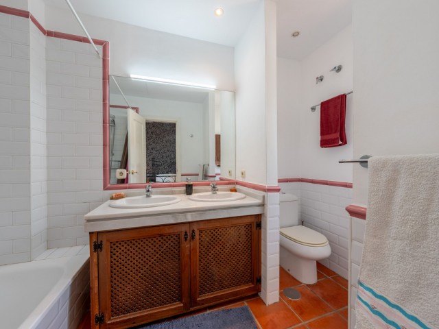 5 Bedrooms Villa in Sotogrande Alto