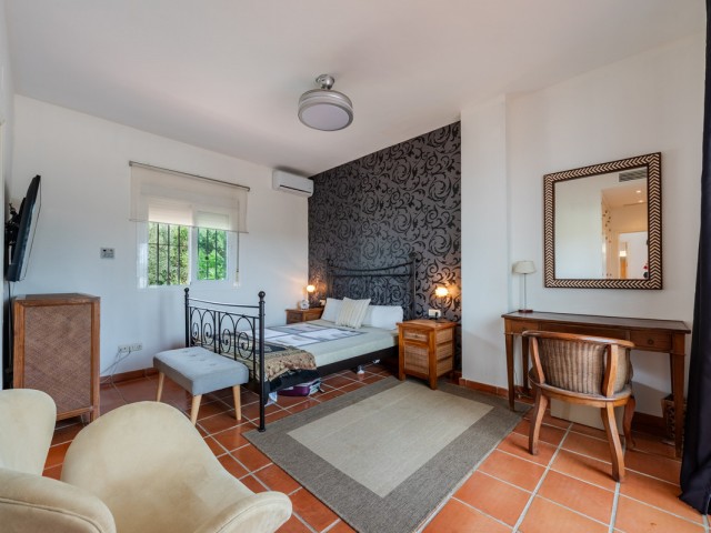 5 Bedrooms Villa in Sotogrande Alto