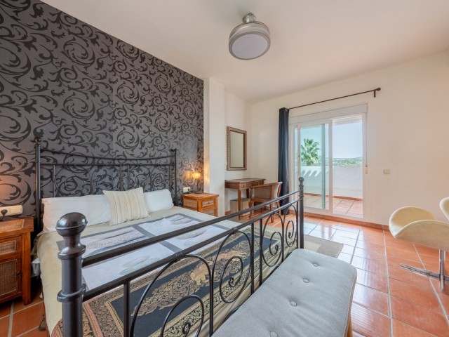 5 Bedrooms Villa in Sotogrande Alto