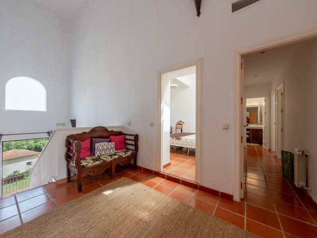 5 Bedrooms Villa in Sotogrande Alto
