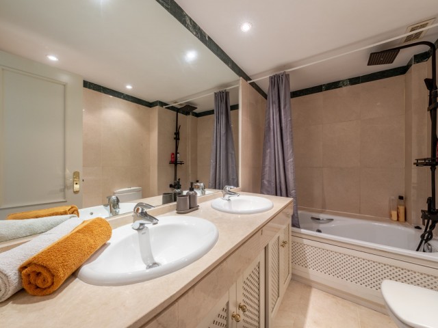 3 Bedrooms Apartment in Sotogrande Marina
