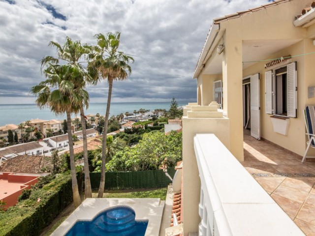 4 Makuuhuoneen Huvila Estepona