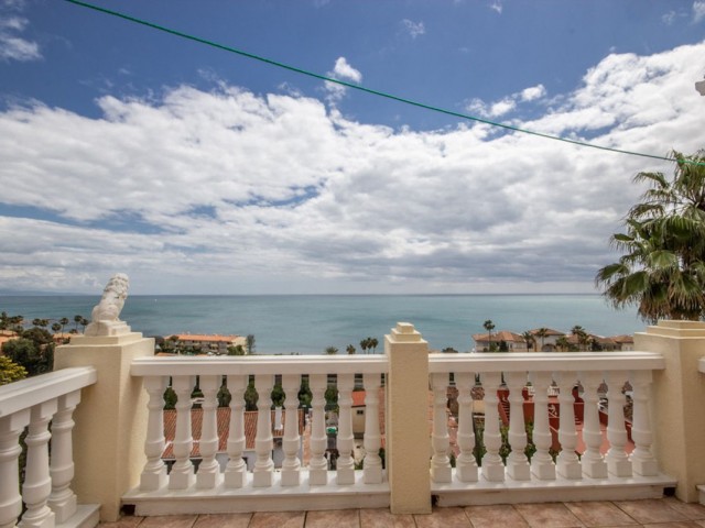 4 Makuuhuoneen Huvila Estepona