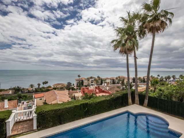 4 Schlafzimmer Villa in Estepona