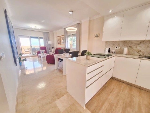2 Bedrooms Apartment in Elviria