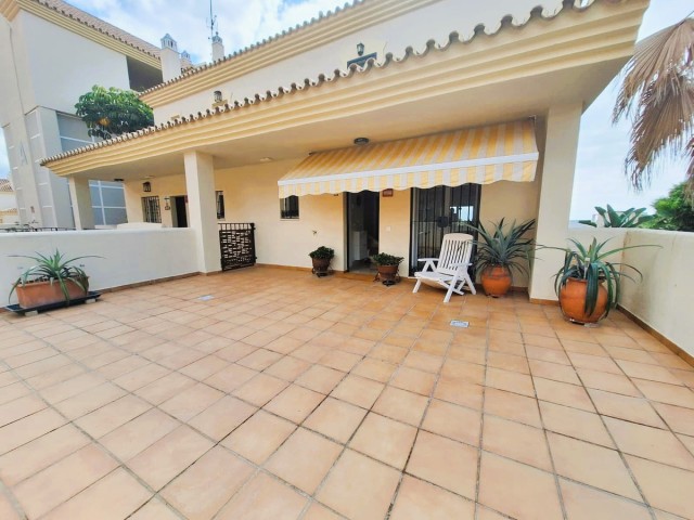 2 Bedrooms Apartment in Elviria