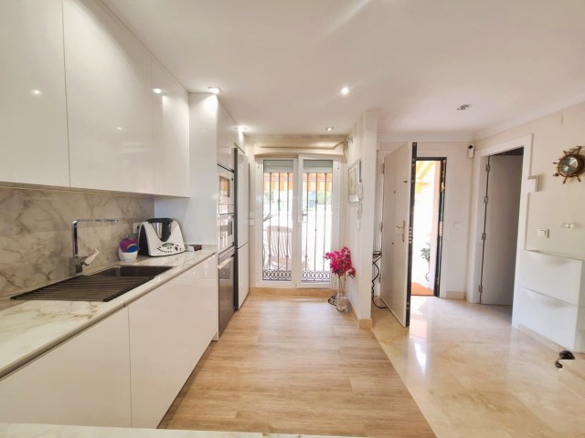 2 Bedrooms Apartment in Elviria