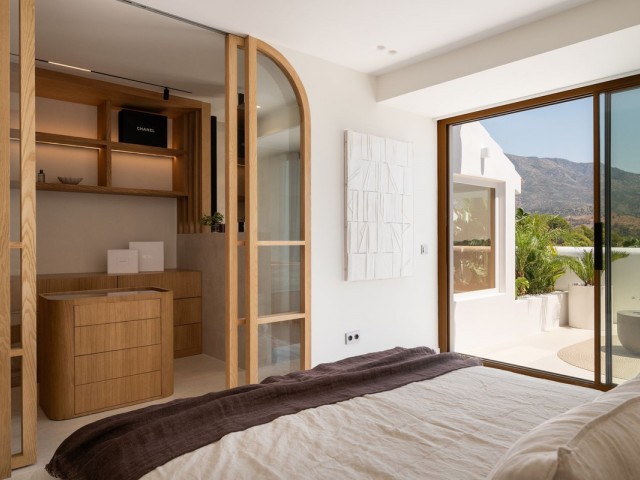 4 Bedrooms Townhouse in Nueva Andalucía