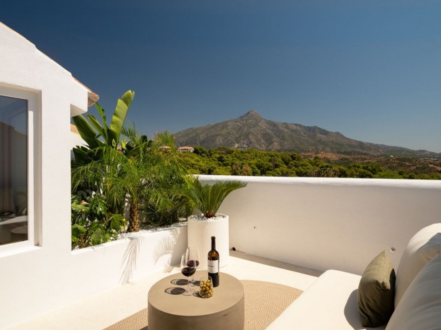 4 Bedrooms Townhouse in Nueva Andalucía
