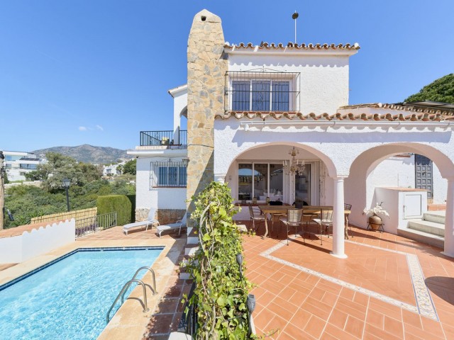 Villa avec 6 Chambres  à Fuengirola
