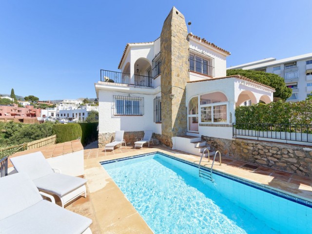 Villa avec 6 Chambres  à Fuengirola