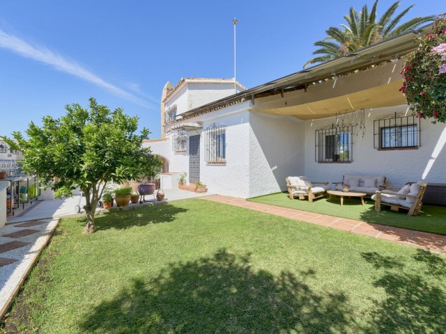 Villa avec 6 Chambres  à Fuengirola