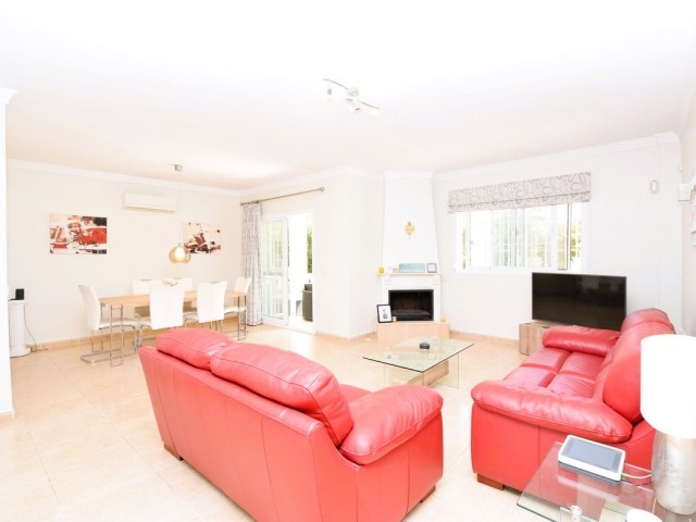 Villa avec 3 Chambres  à La Cala de Mijas