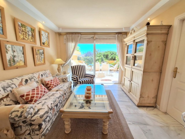 2 Bedrooms Apartment in Elviria