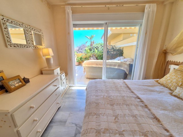2 Bedrooms Apartment in Elviria