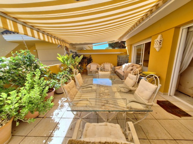 2 Bedrooms Apartment in Elviria