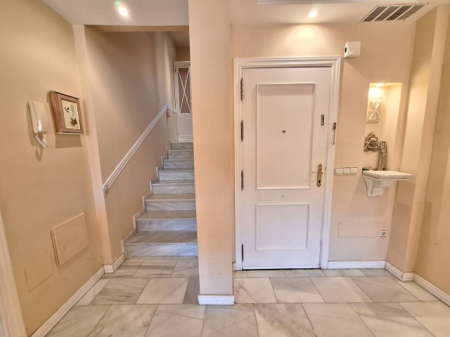 2 Bedrooms Apartment in Elviria