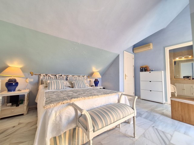 2 Bedrooms Apartment in Elviria