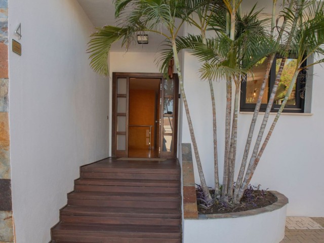 Villa avec 4 Chambres  à Benalmadena